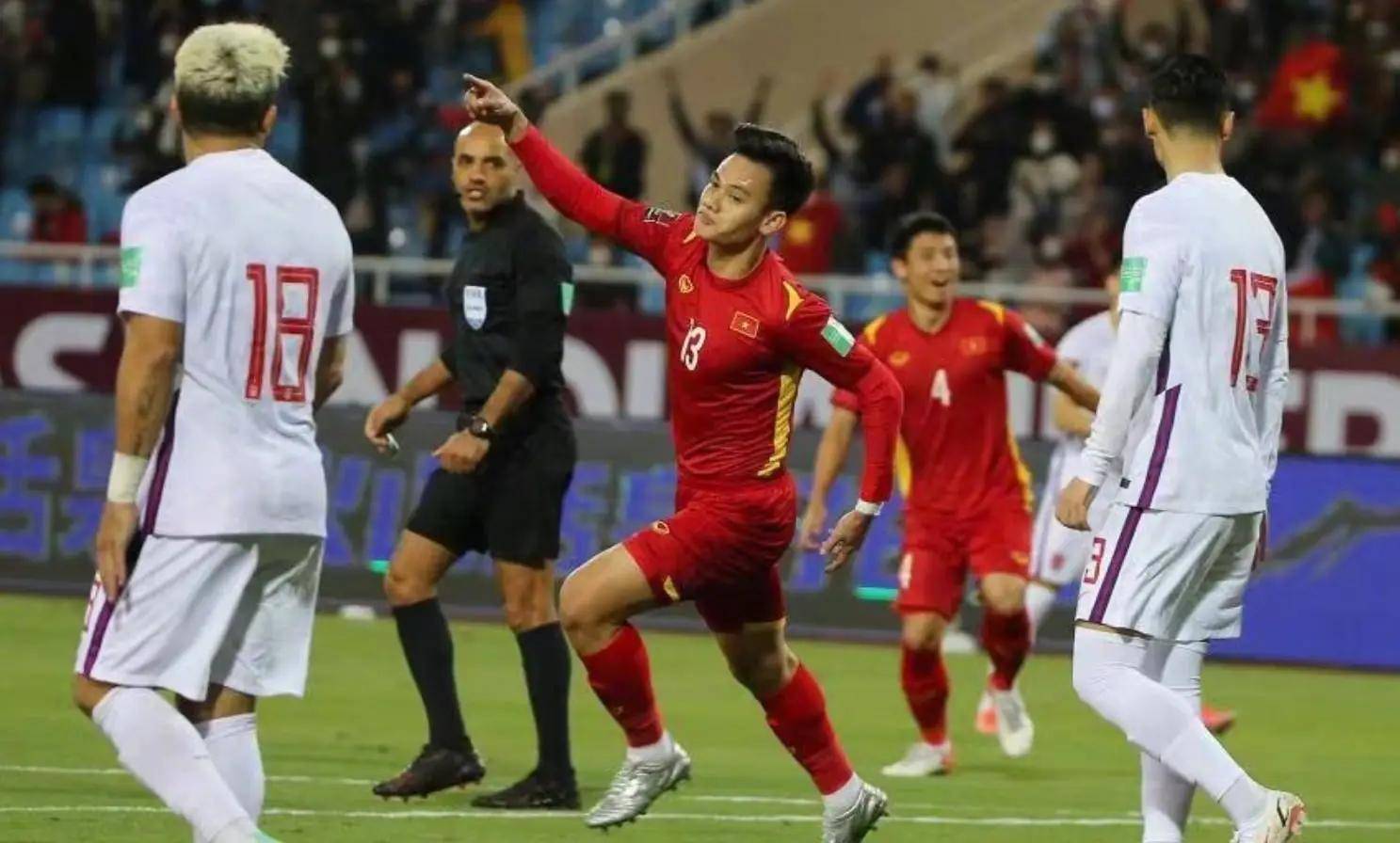 China vs. Japan Football Match (China vs. Japan Football Match 10)